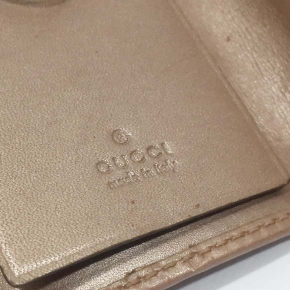 Gucci metallic dusty pink monogram embossed heart key case - Picture 11 of 12